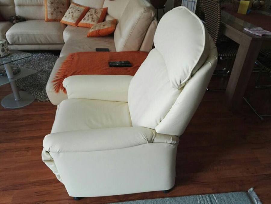 Dönthető fehér műbőrfotel áthúzása - Kárpitos Vác