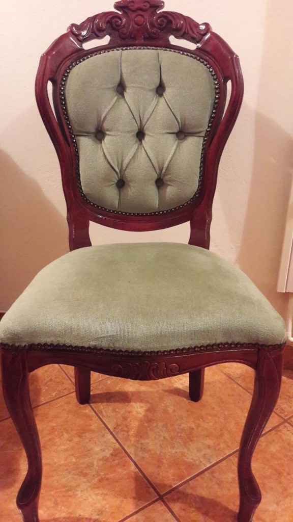 Hagyományos díszszöges szék áthúzása - Kárpitos Vác