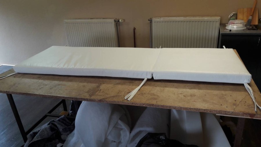 Kerti matrac áthúzás - Kárpitos Vác